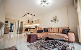 Central Luxury Apartment